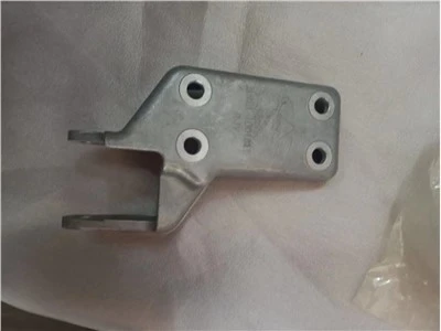 S21-1001611 FRONT FENGEBRAKETT